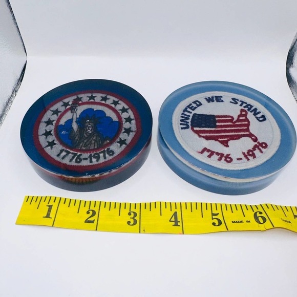 Vintage 1776-1976 Bicentennial American USA Lucite Paperweight - Picture 4 of 4